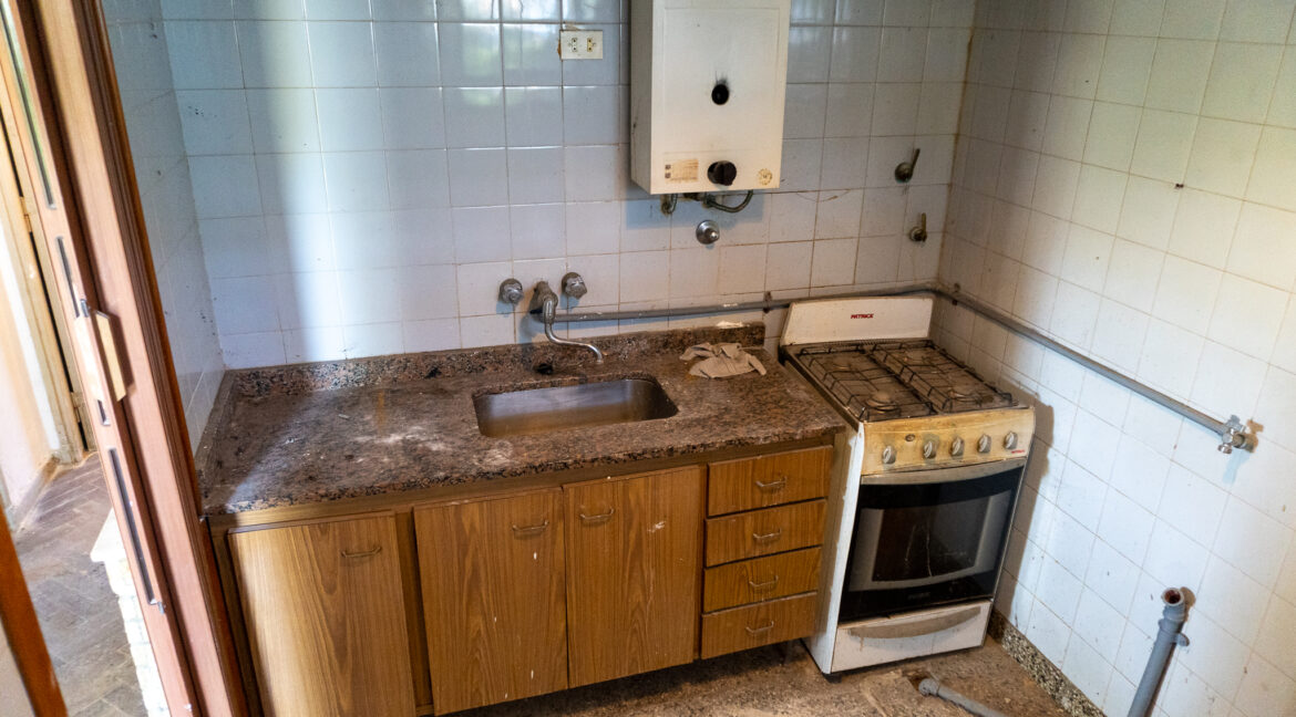 B 028 - Montes 6850 - Cocina (1)